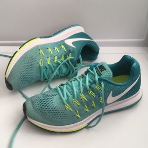 Nike Zoom Pegasus 33 knitted athletic sneakers